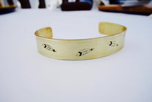 Load image into Gallery viewer, Stamped cuff