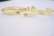 Load image into Gallery viewer, Stamped cuff