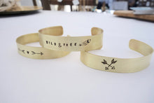 Load image into Gallery viewer, Stamped cuff