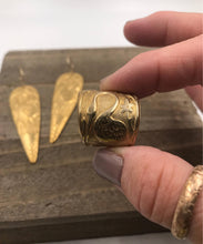 Load image into Gallery viewer, Crane Earrings and Ring
