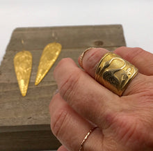 Load image into Gallery viewer, Crane Earrings and Ring
